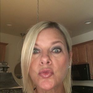 Meet your Posher, Sheri